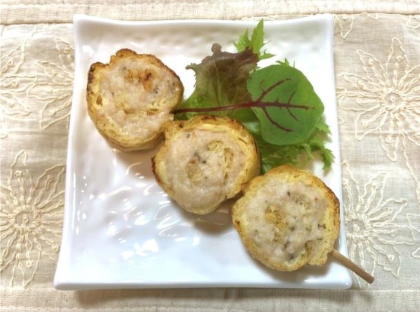 バジル香るつくねいなりの串焼き