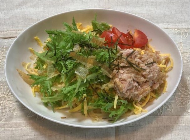 ツナめ茸で簡単！和風サラダうどん