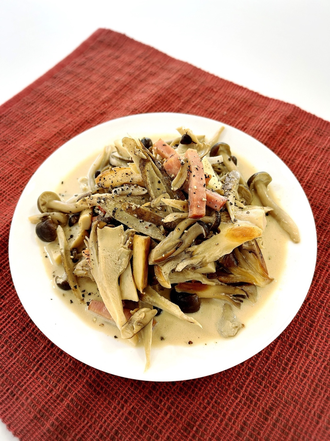 たっぷりキノコとゴボウのクリーム煮