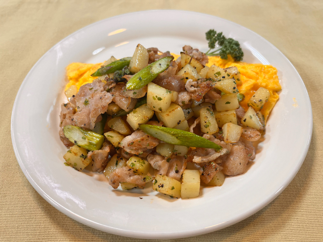 じゃがいもと豚肉のオープンオムレツ